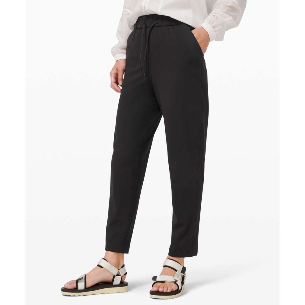 Lululemon Keep Moving Pant 7/8 High-Rise in Black SIZE 4